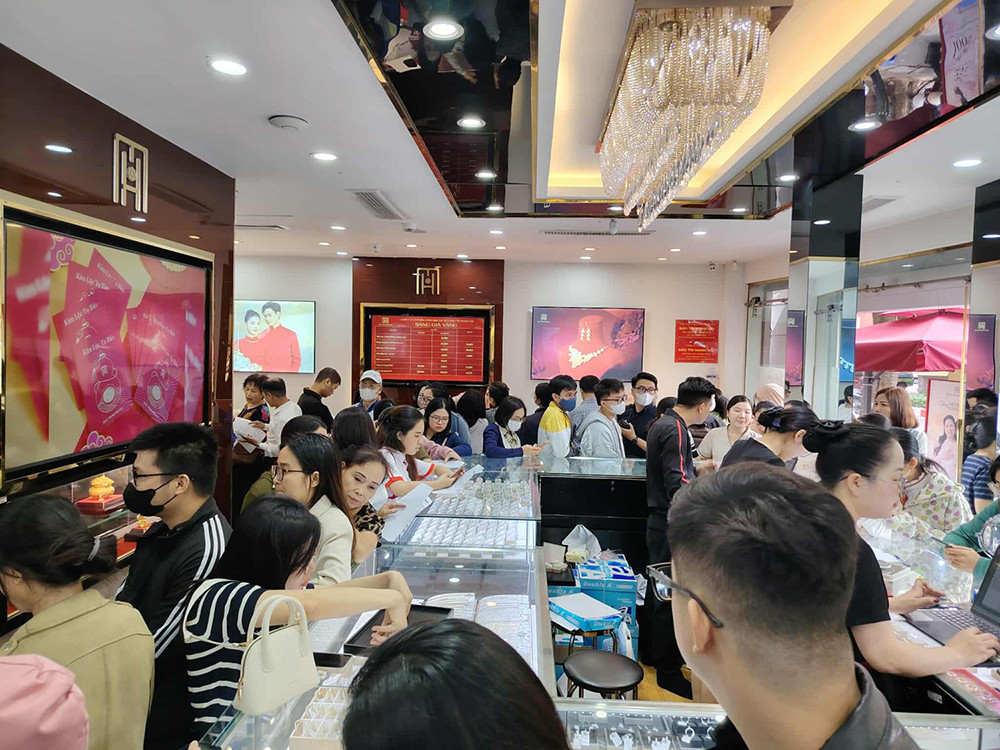 Giao dịch vàng tại Cầu Giấy
